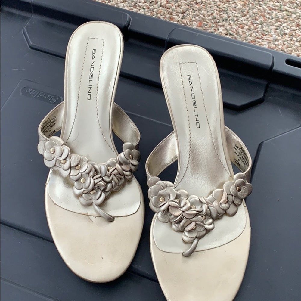 Bandolino gold Heels